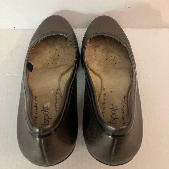 Softspots Women’s Metallic Brown Size 9.5 Shoes with 2” Heels - Picture 6 of 8